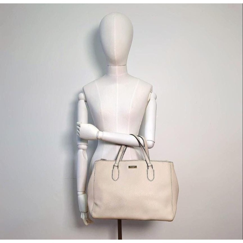 Kate Spade Laurel Way Leighann satchel bag in a beige saffiano leather  bag